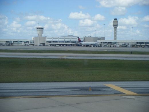 Orlando International Airport (MCO)