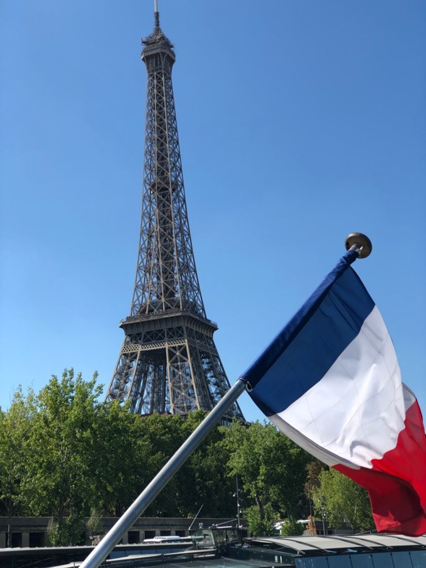 Place Eiffel Tower