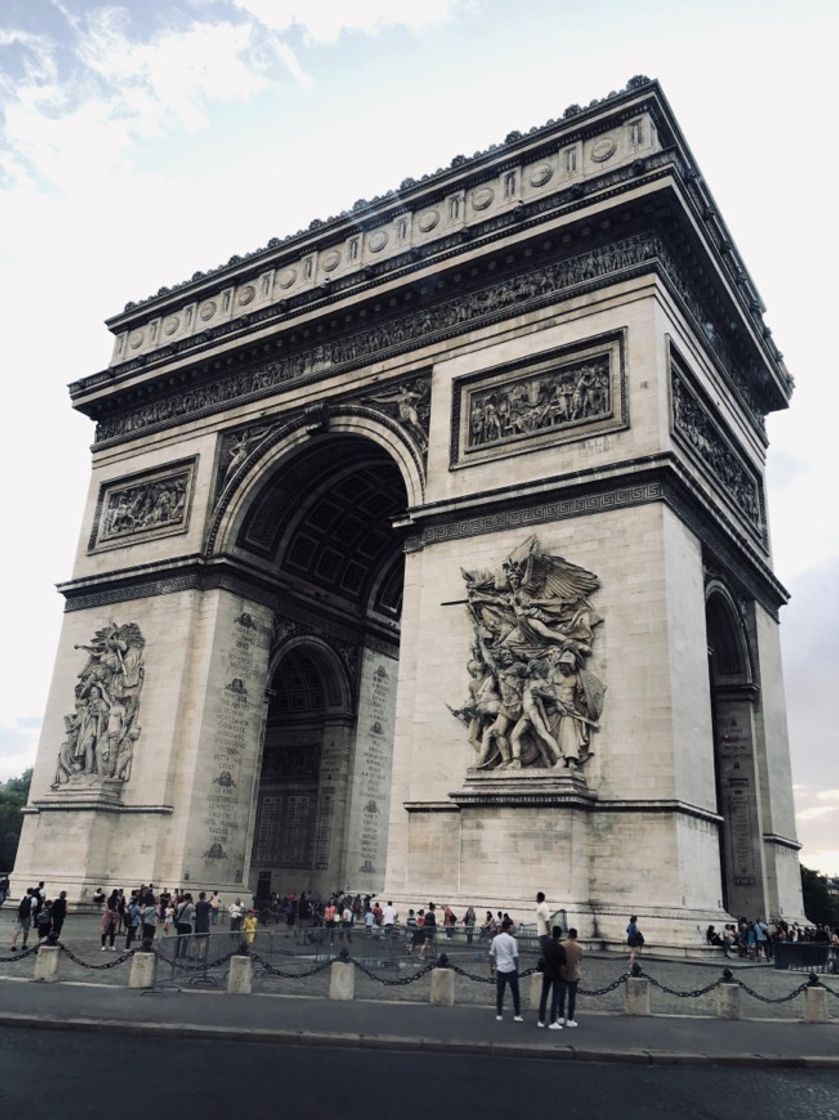 Lugar Arch of Triumph Champs Elysées flat