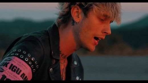 Machine Gun Kelly  bloodie valentine