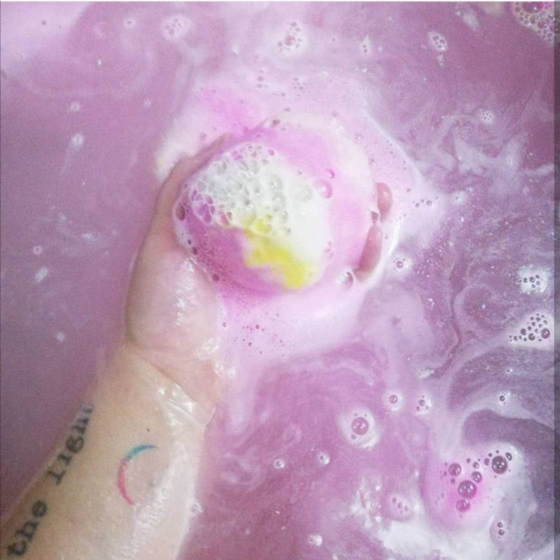 Products Marshmallow World Bath Bomb