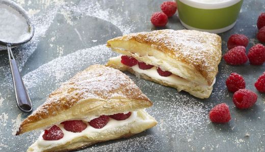 Hojaldre frambuesa y queso crema 🥟