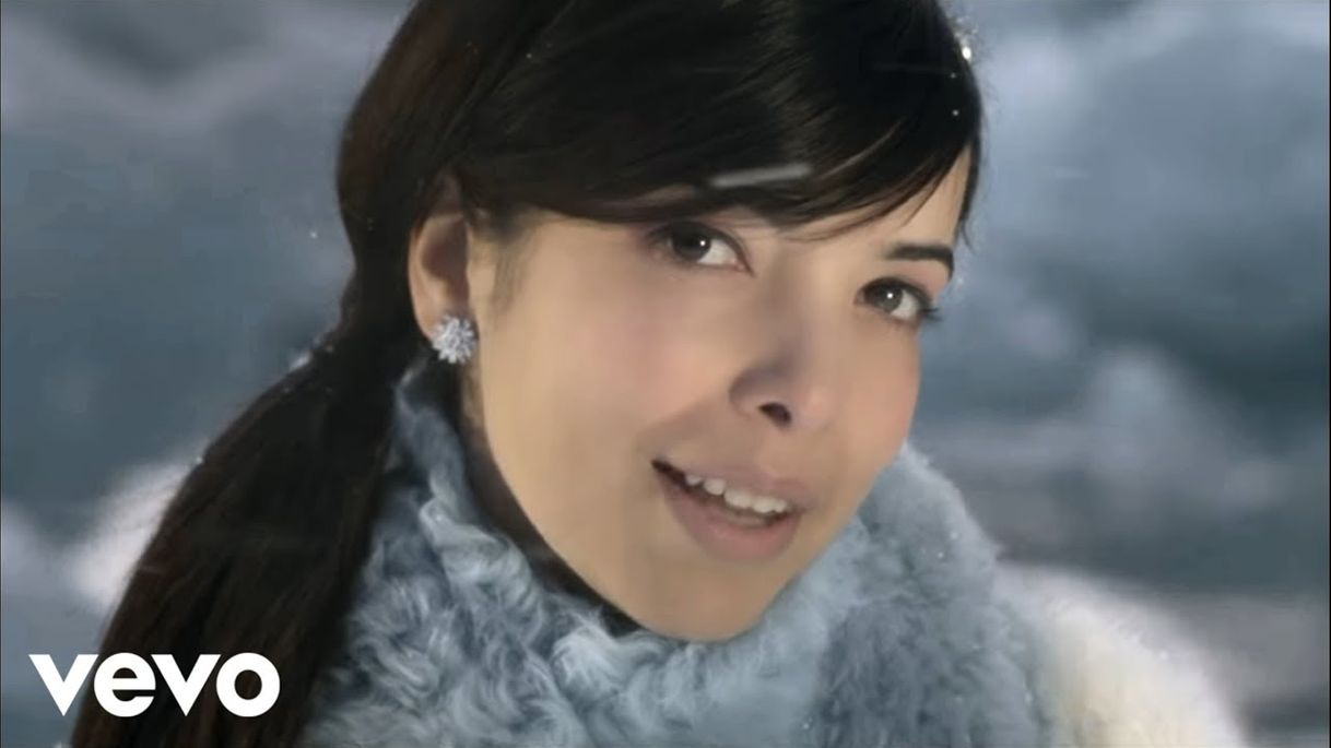 Moda Indila - Love Story - YouTube