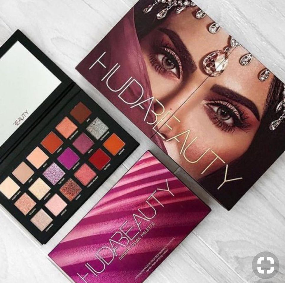 Social HUDA BEAUTY Desert Dusk Eyeshadow Palette