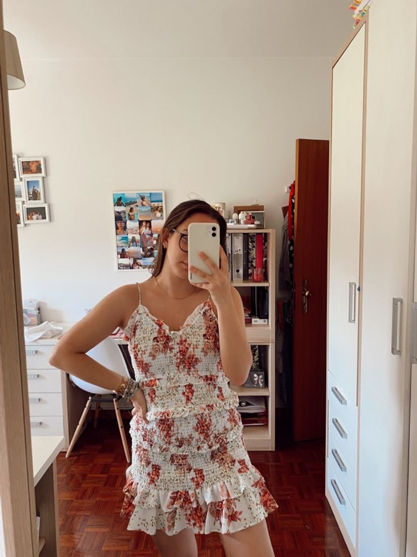 Moda Vestido florido com folhos 