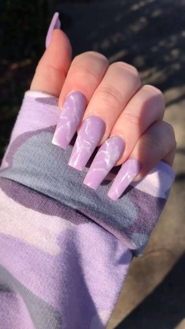 Fashion nail lilac marble.