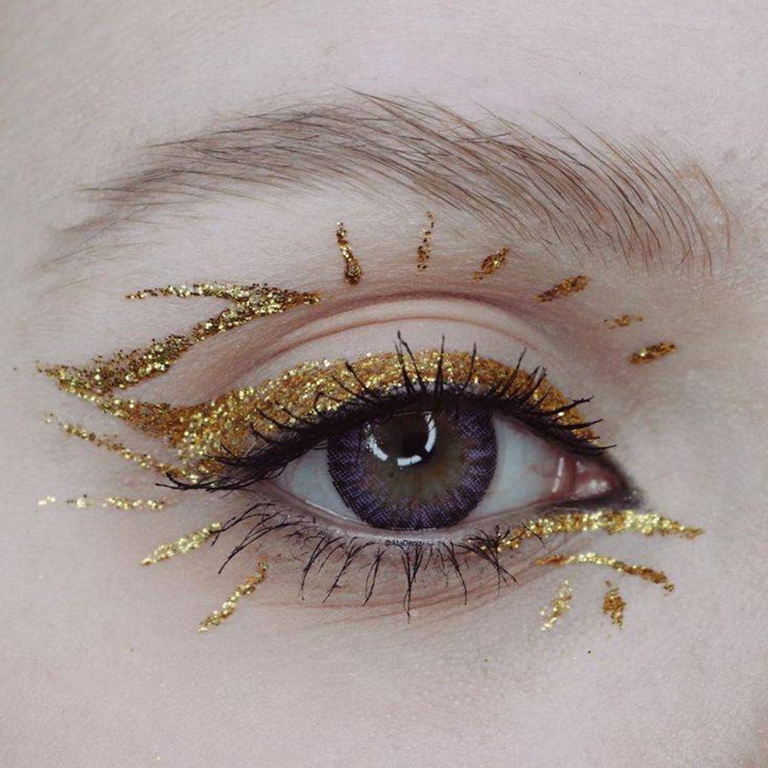 Fashion makeup golden liner