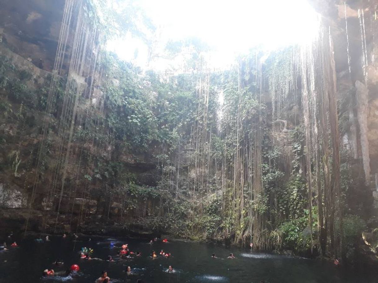 Lugar Cenote Ik-Kil