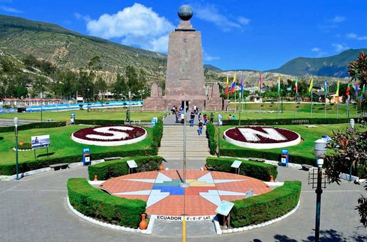 Lugar Mitad Del Mundo