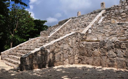 Museo Maya de Cancún y Zona Arqueológica de San Miguelito