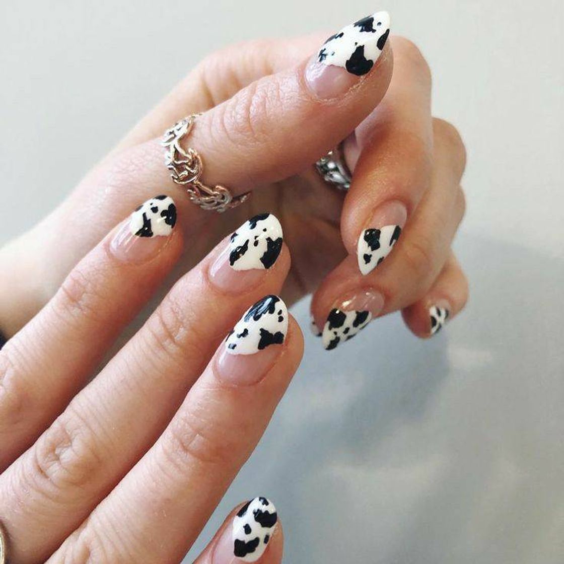 Fashion Cow nails