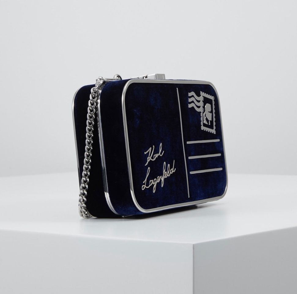 Social Karl-lagerfeld