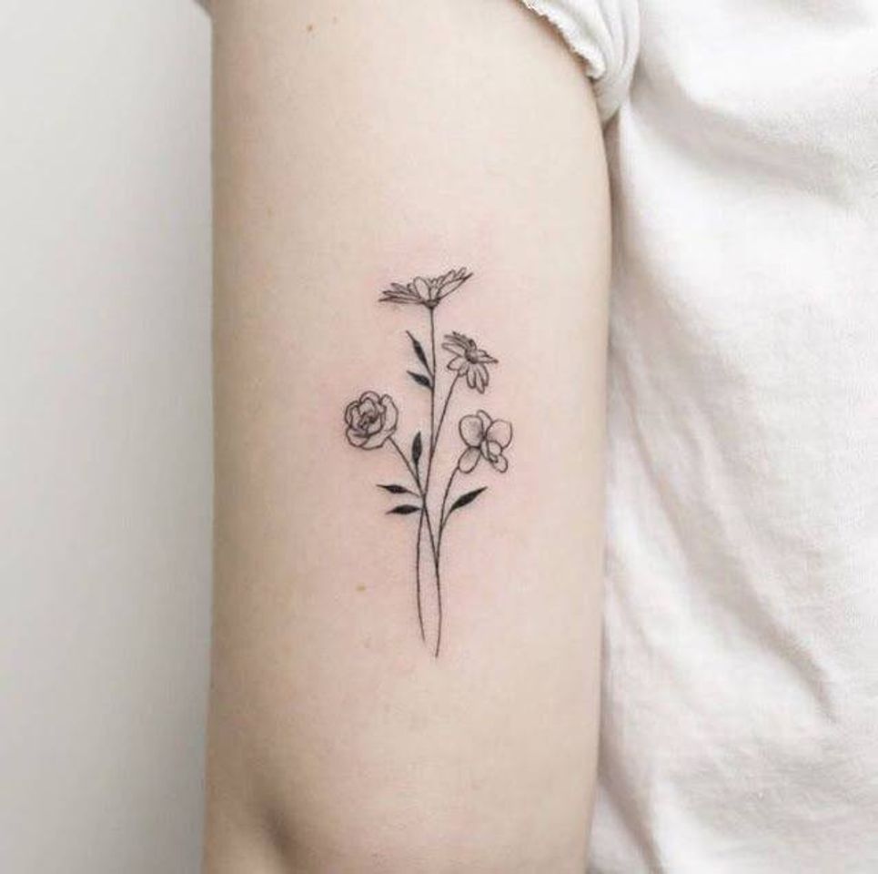 Moda Tatuagem de flor 🌸🖤