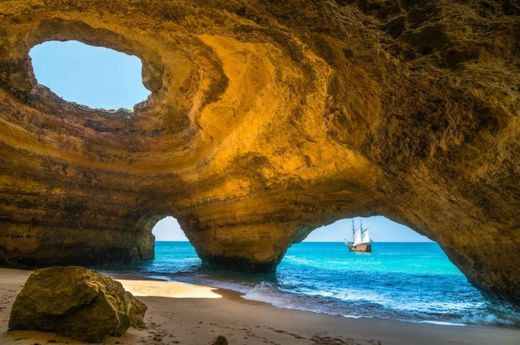 Cuevas en el Algarve, Portugal