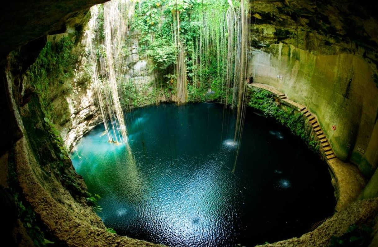 Moda Cenote ik-Kil Cenote, México