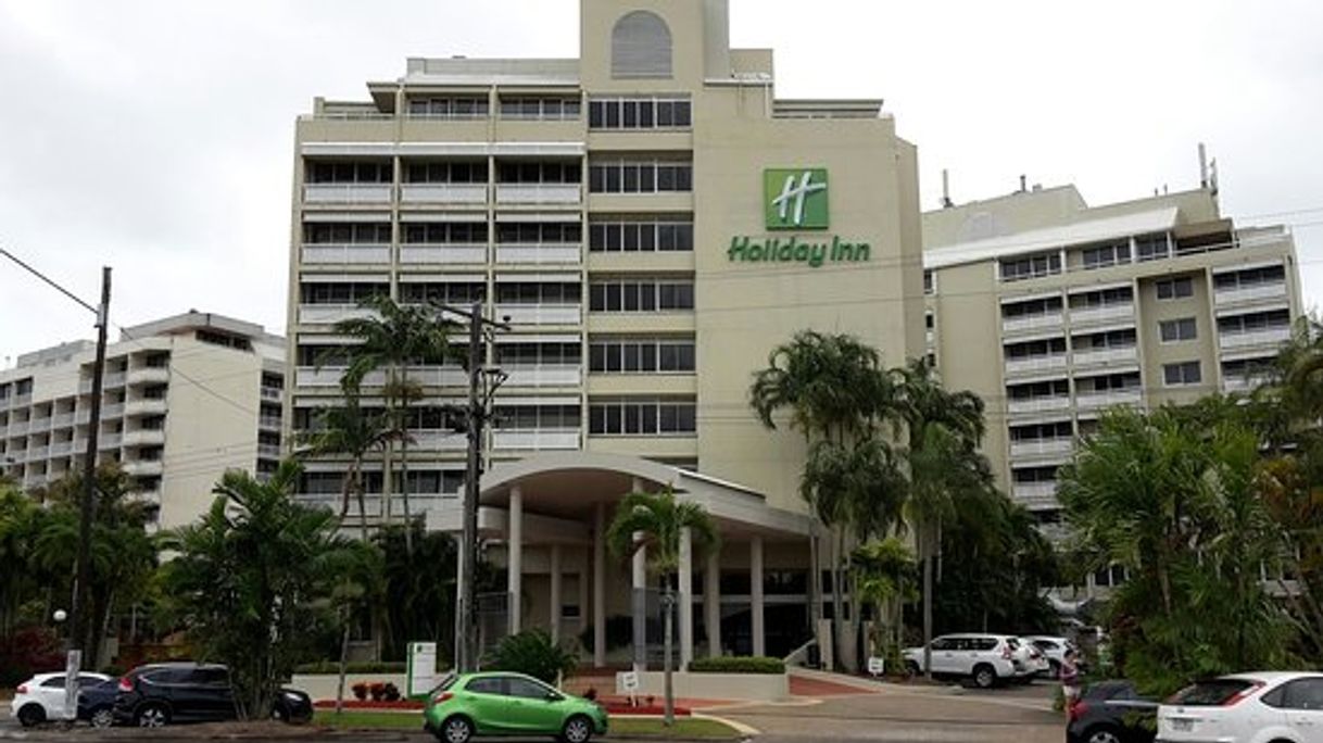 Holiday Inn Cairns Harbourside