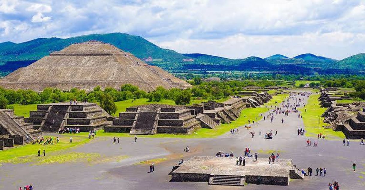 Lugar Piramides De Teotihuacan