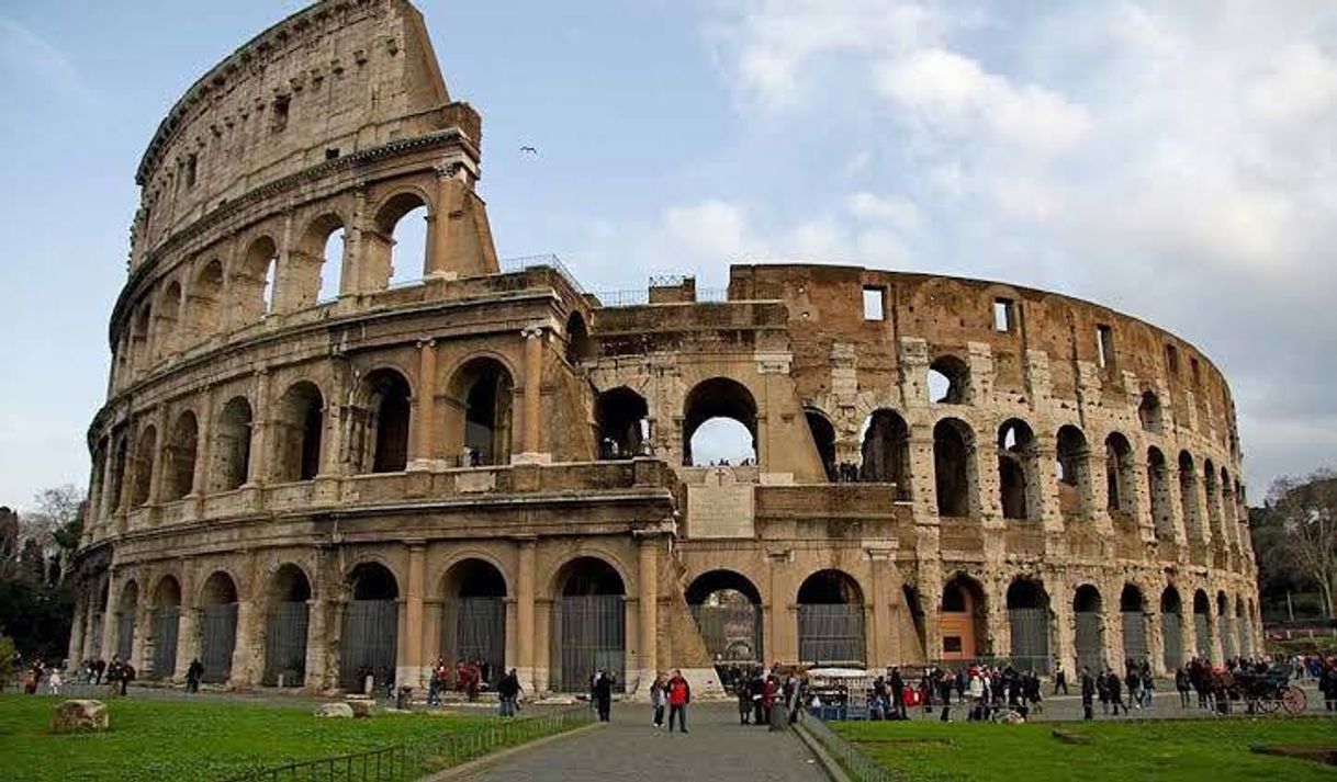 Lugar Coliseo de Roma