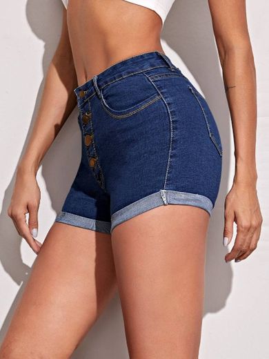 Short denim bajo enrollado con botón delantero