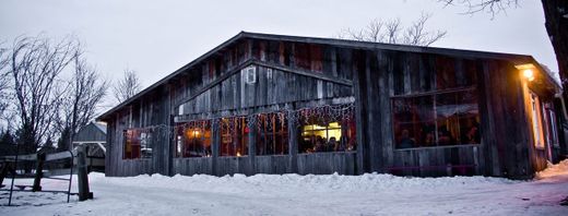 Cabane A Sucre La p'tite cabane d'la côte