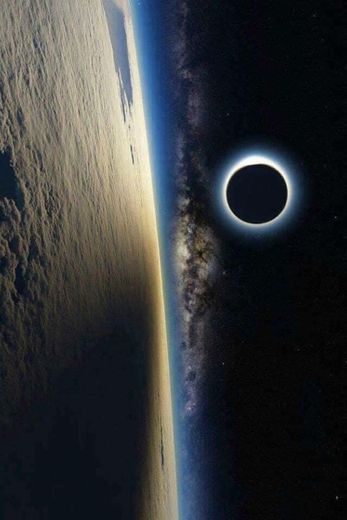 Eclipse Solar visto desde la Estación Espacial Internacional