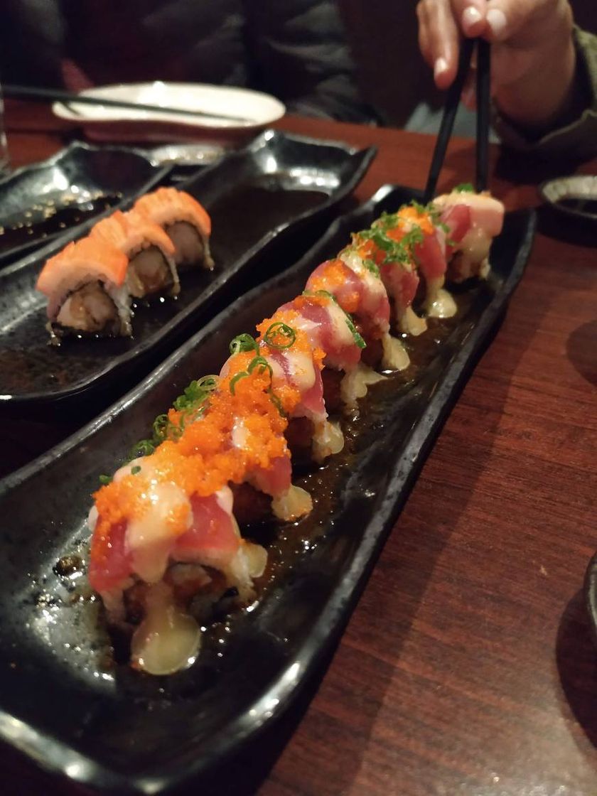 Restaurantes Naked Fish's Sushi & Grill