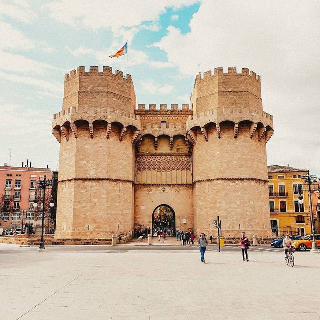 Place Torres de Serranos