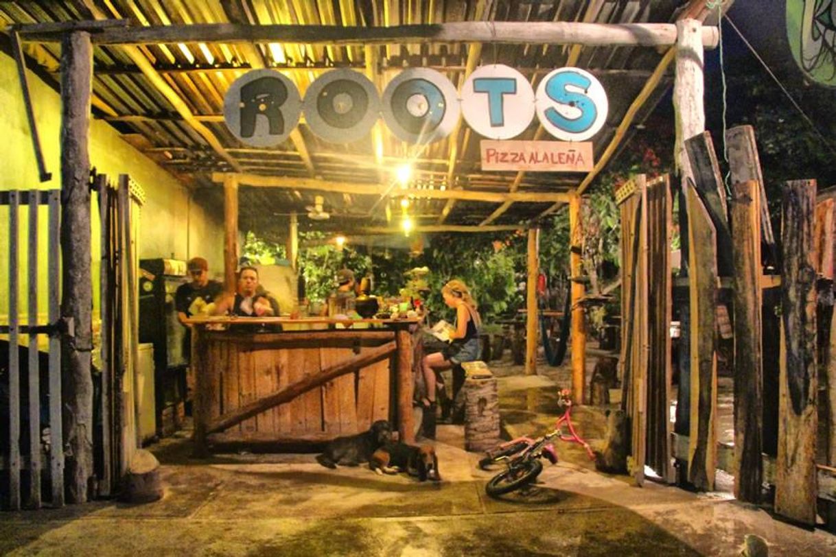 Restaurants ROOTS Pizzas a la leña Isla Holbox