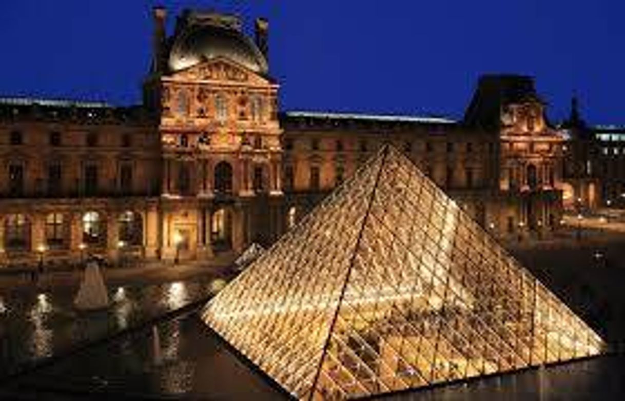 Lugar Pyramide du Louvre