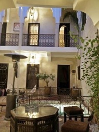 Place Riad Sharmance