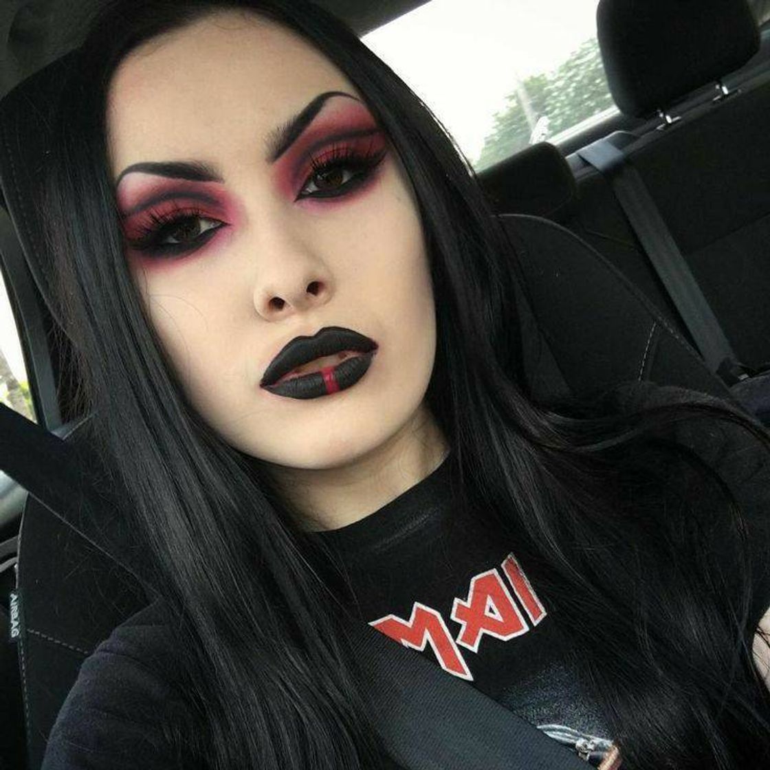 Social Makeup dark