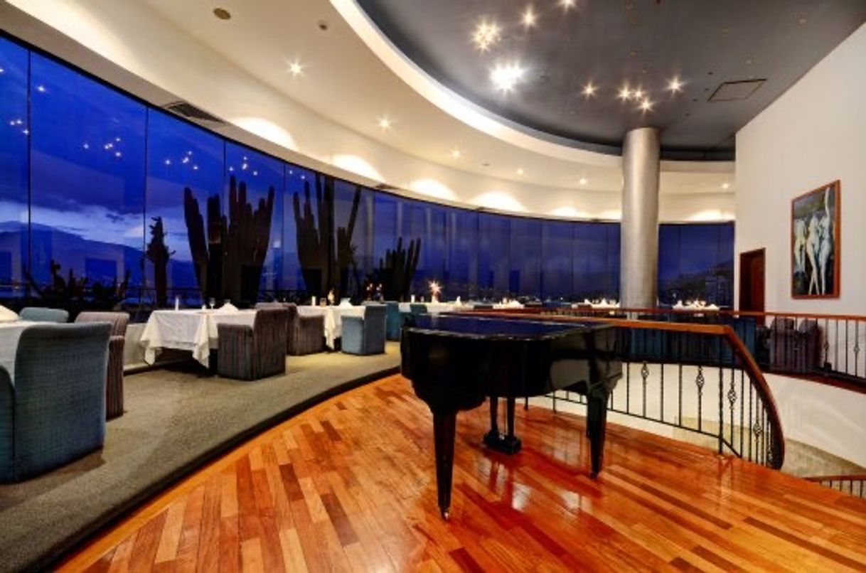 Restaurantes Tony Romas Revolving Restaurant Bar