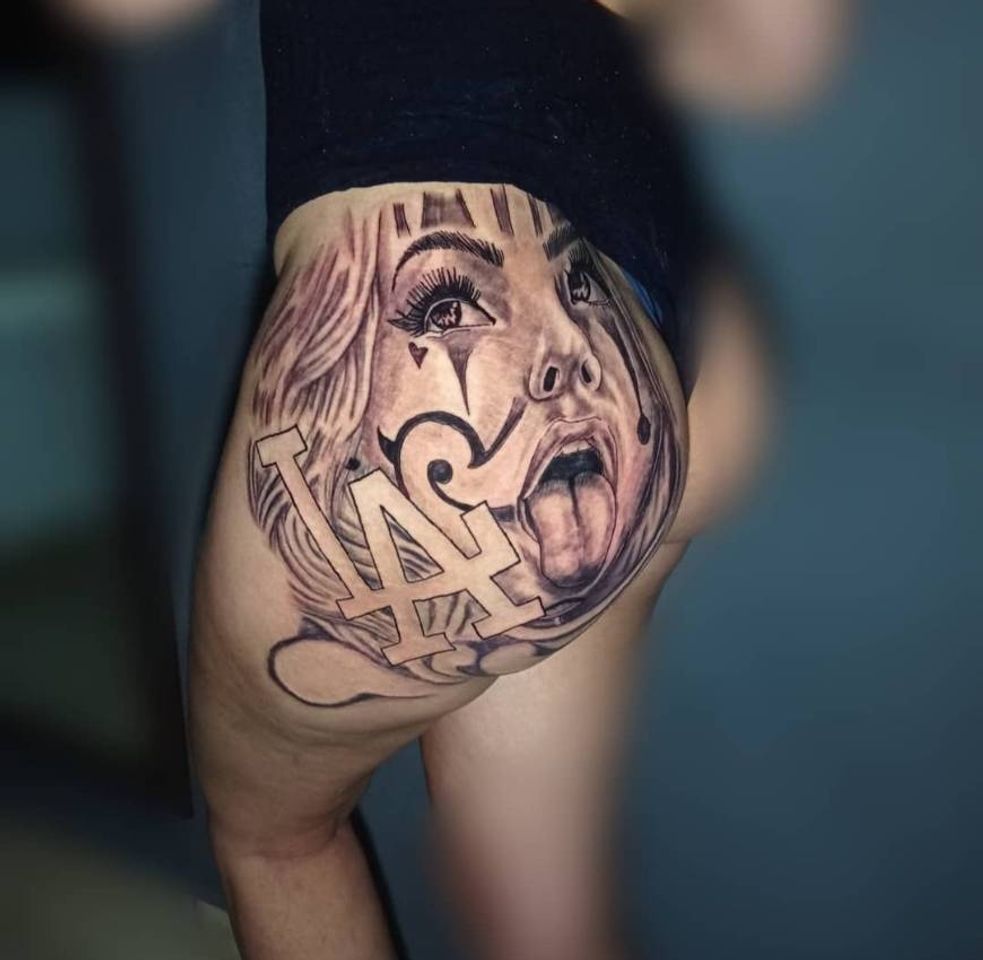 Social Tattoo chicana feminina