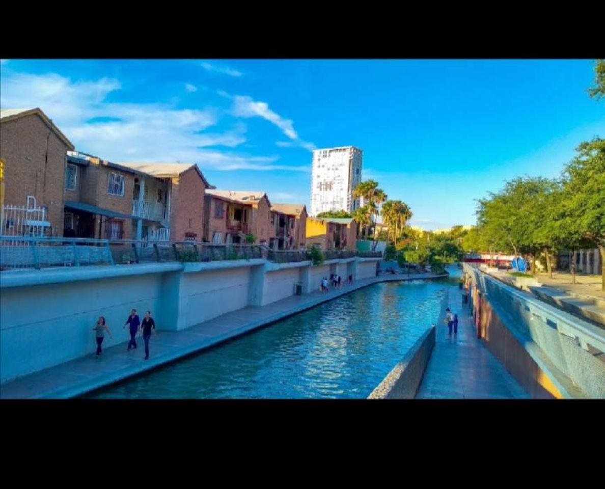 Place Paseo Santa Lucía