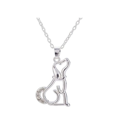 Bonito collar de plata brillante con colgante de perro sentado