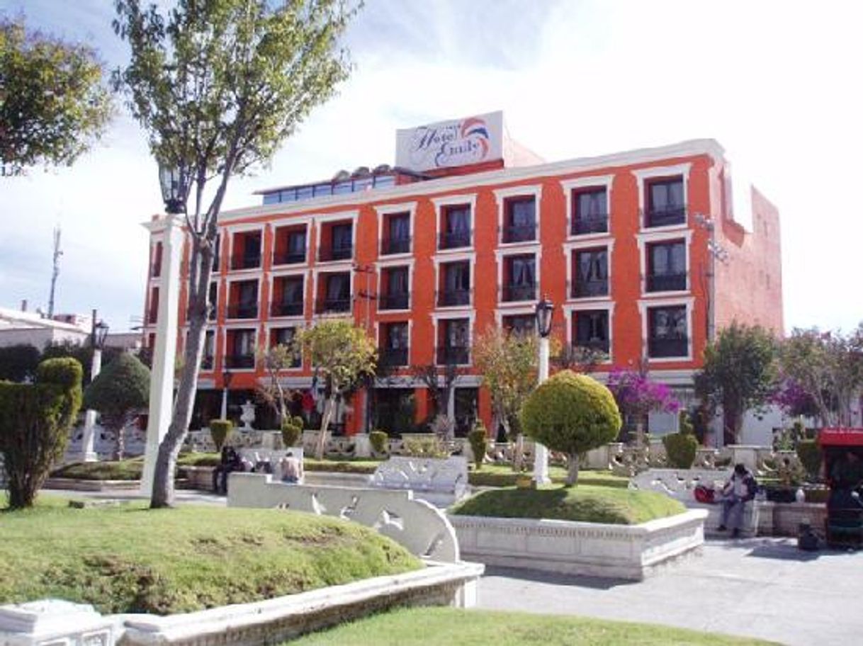 Lugar Hotel Emily