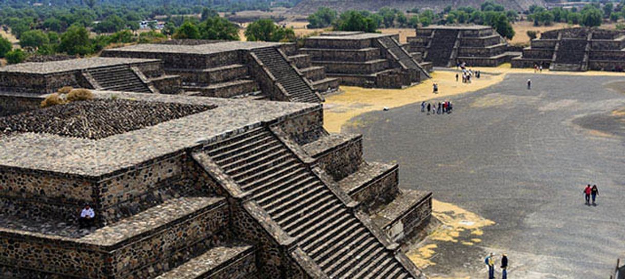 Place Teotihuacan-Entrada-Pirámides.