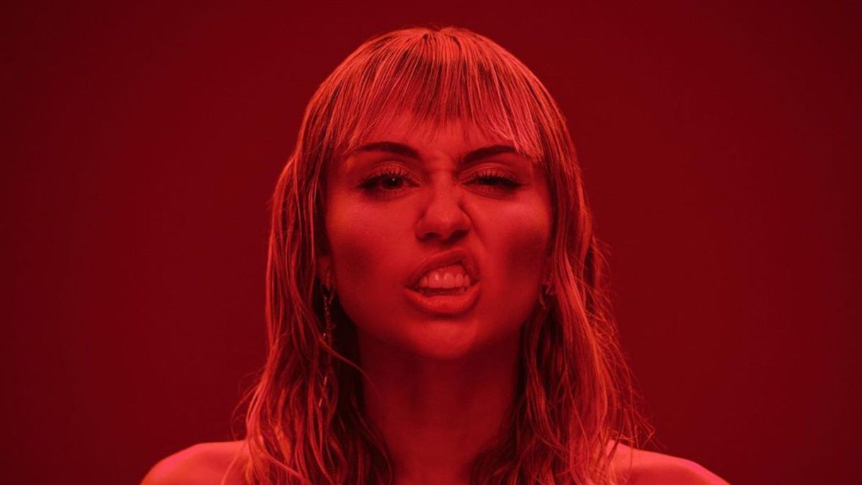 Moda Miley Cyrus - Mother's Daughter