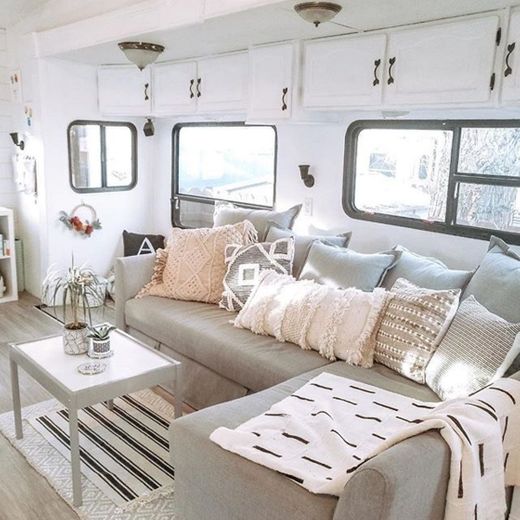 Já pensou em morar em um motorhome assim? 😍