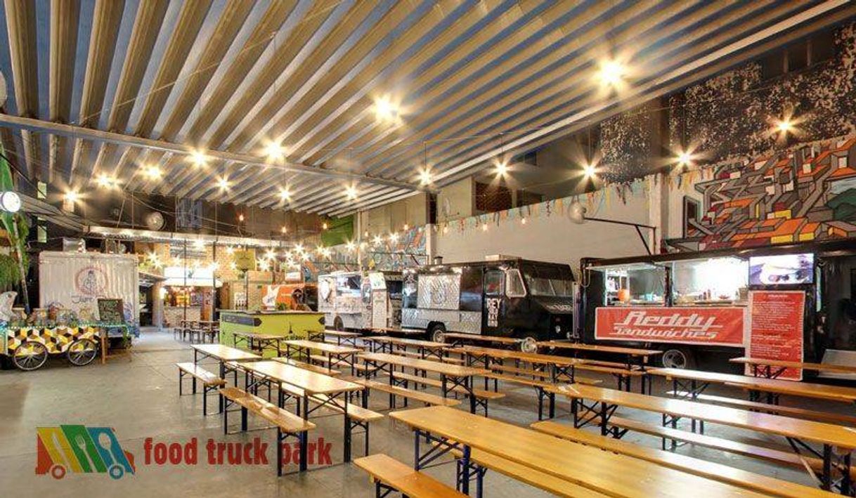 Fashion Food trucks park 