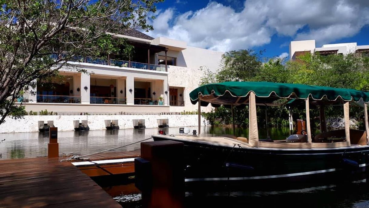 Place Fairmont Mayakoba, Riviera Maya’s AAA 5 Diamond