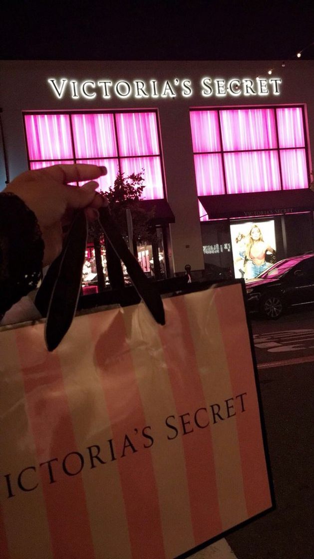 Places Victoria's Secret & PINK