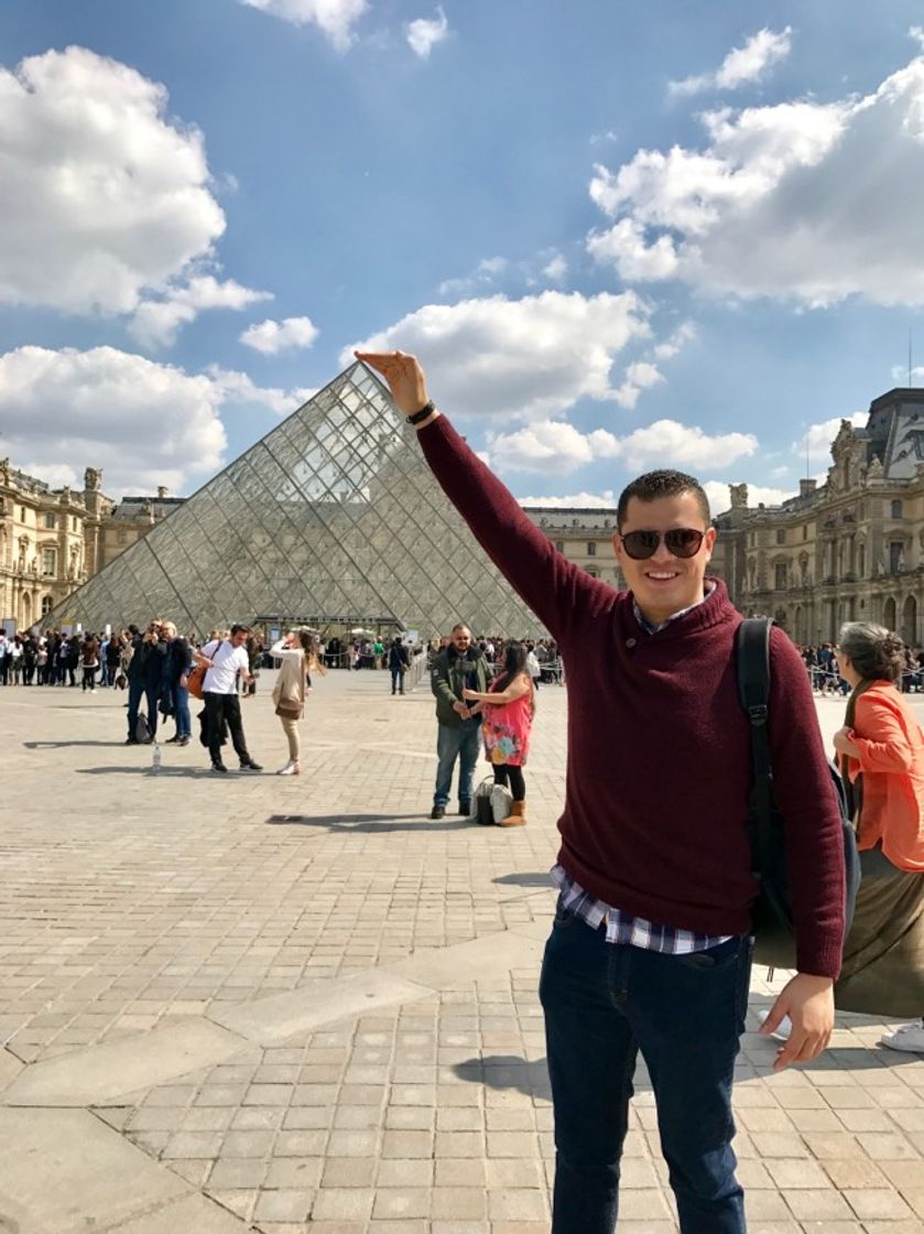 Place Museo de Louvre