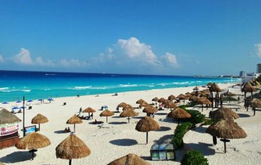 Playa Delfines Cancun