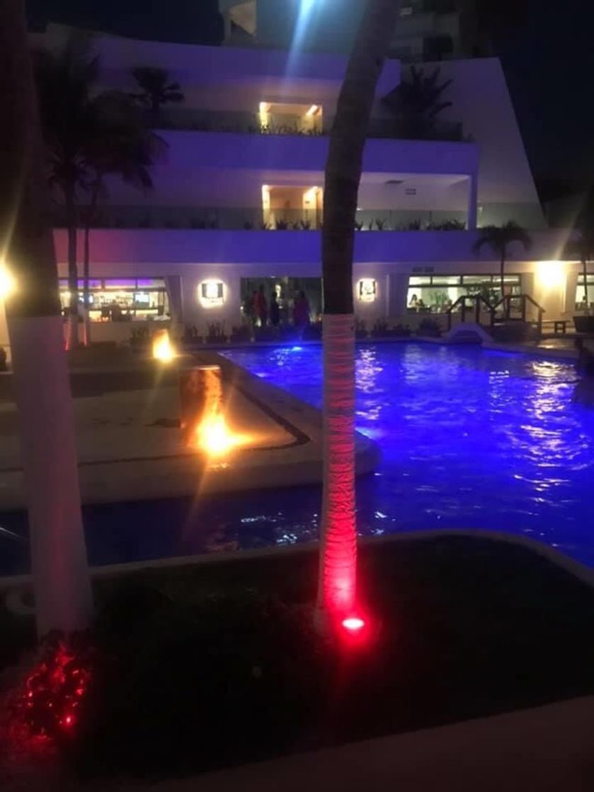 Lugar Hotel Flamingo Cancun Resort