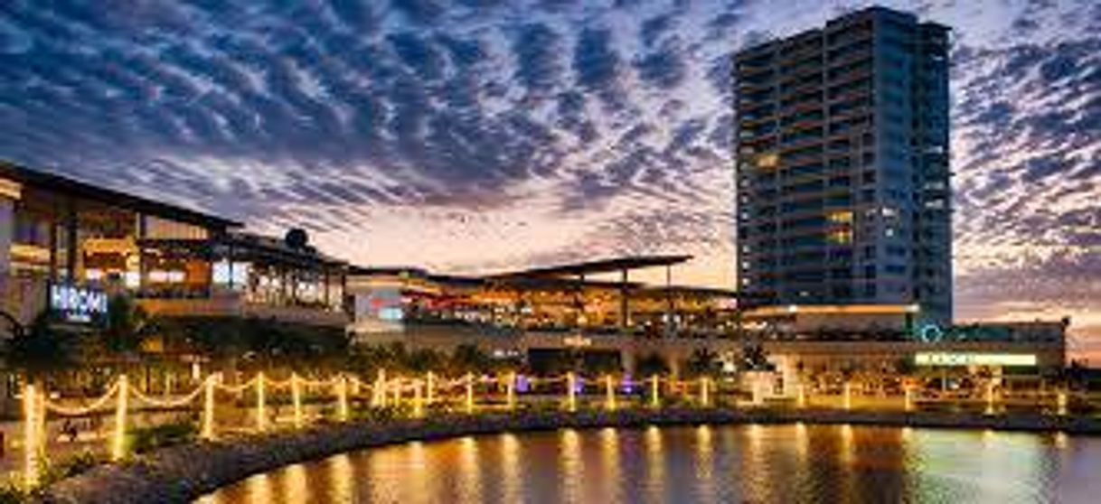 Lugar Puerto Cancun Marina Town Center