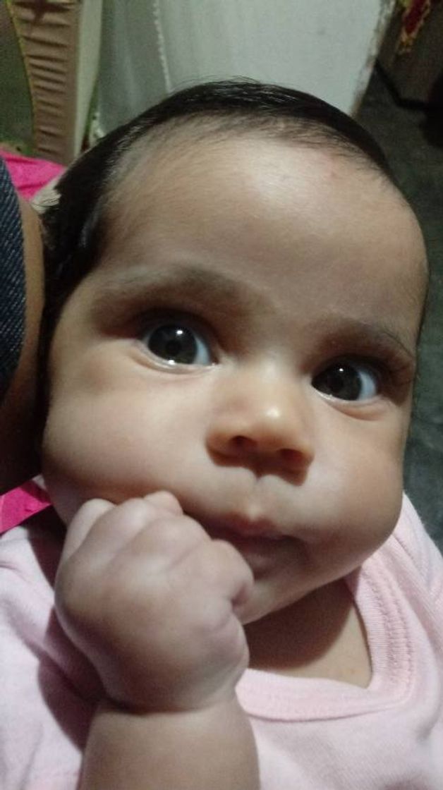 Social Tiktok de uma neném fofuxo 