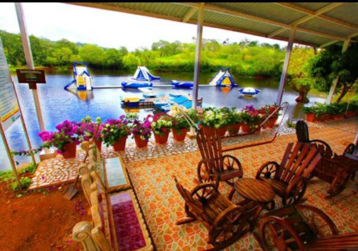 Lugar Hotel Escuela Laguna de San Martín