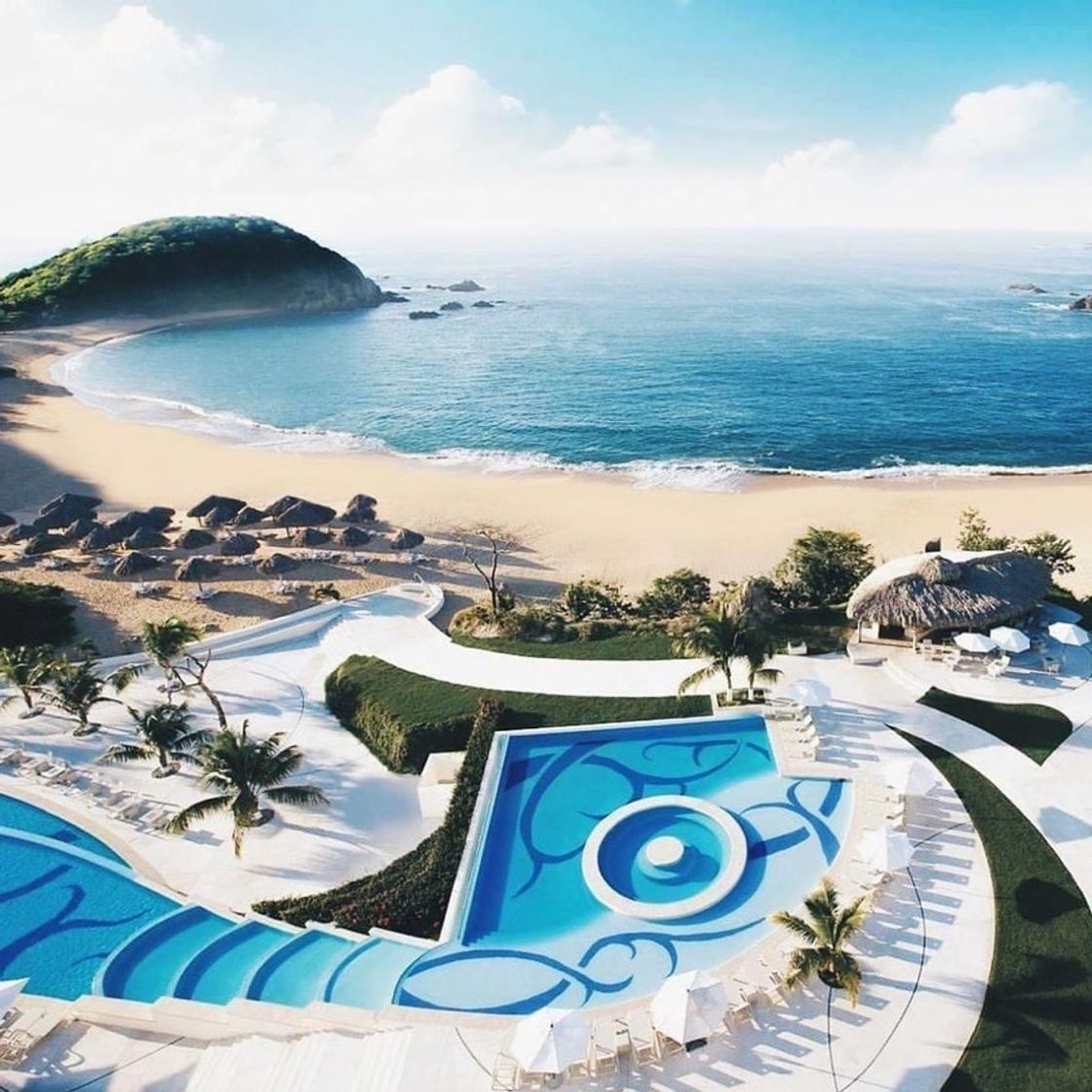 Lugar Secrets Huatulco Resort & Spa