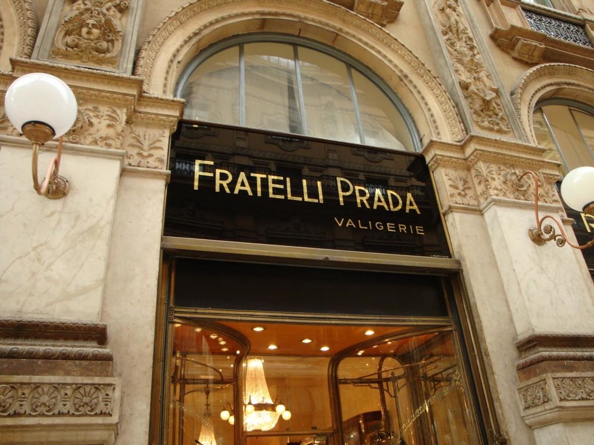 Restaurants Prada Milano Galleria Uomo